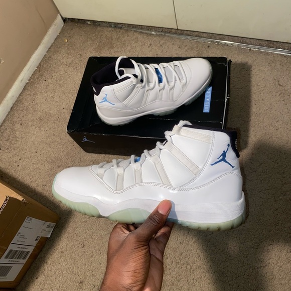 Jordan 11 Retro "Legend Blue" Size 9.5 - Picture 1 of 10